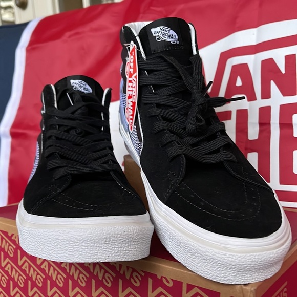 Vans Men’s Sk8-Hi Bolt
Chrome Flash Black
VN0A5JIVBMA
Men’s sneakers - Picture 7 of 16